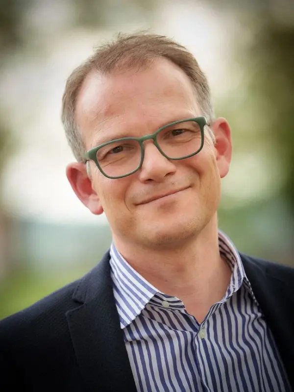 Dr. Reinhardt Schink